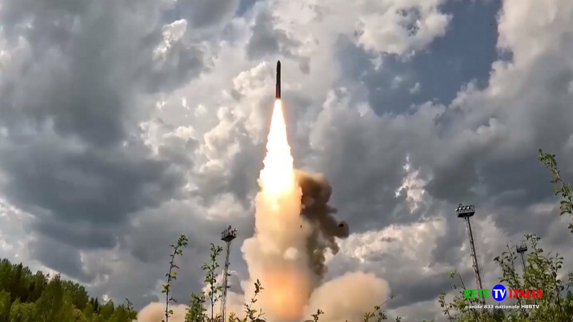 Mosca intensifica gli attacchi su Kiev: timori per un'offensiva con oltre mille missili sulle infrastrutture energetiche