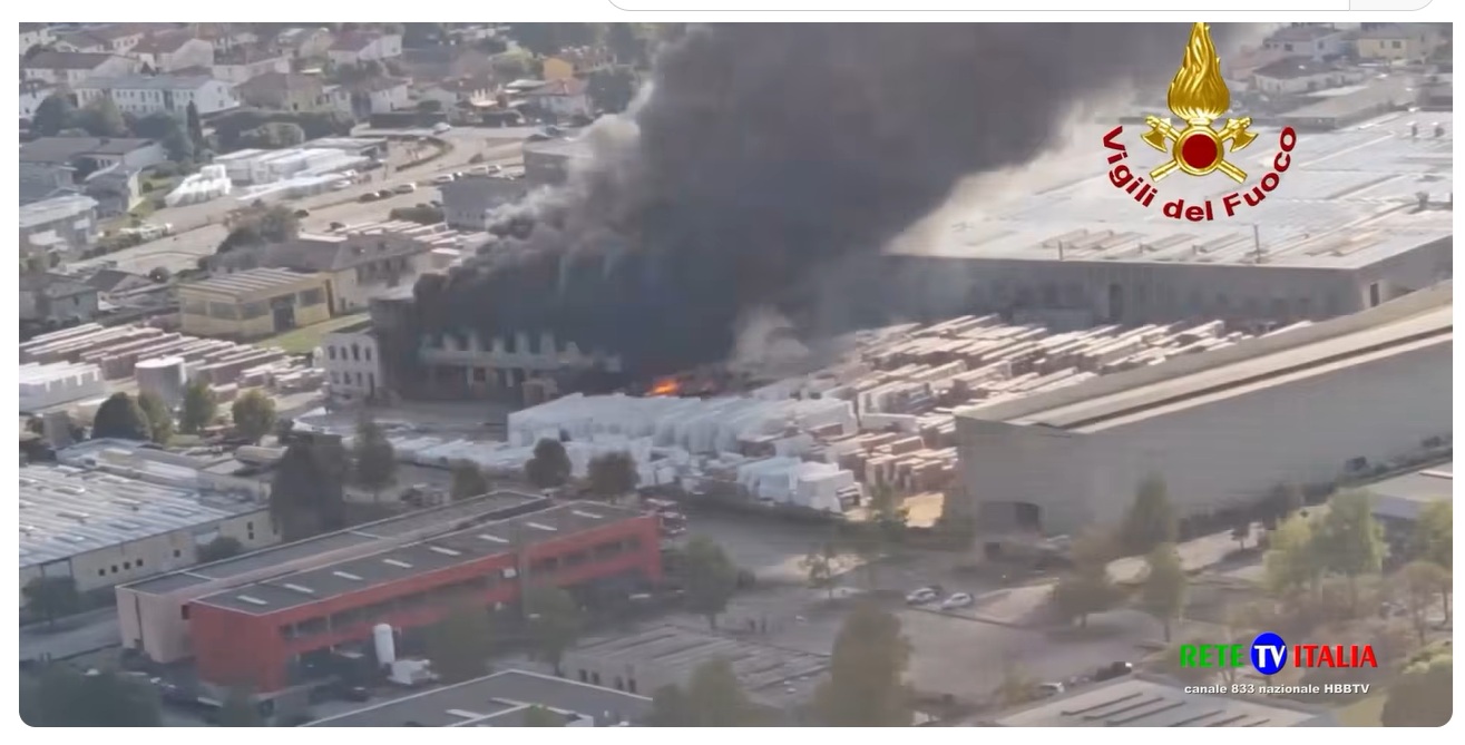 Vasto incendio in Veneto