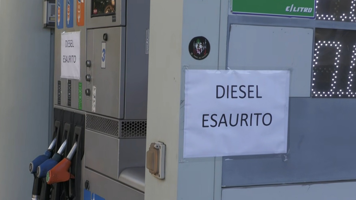 carburanti si aggrava