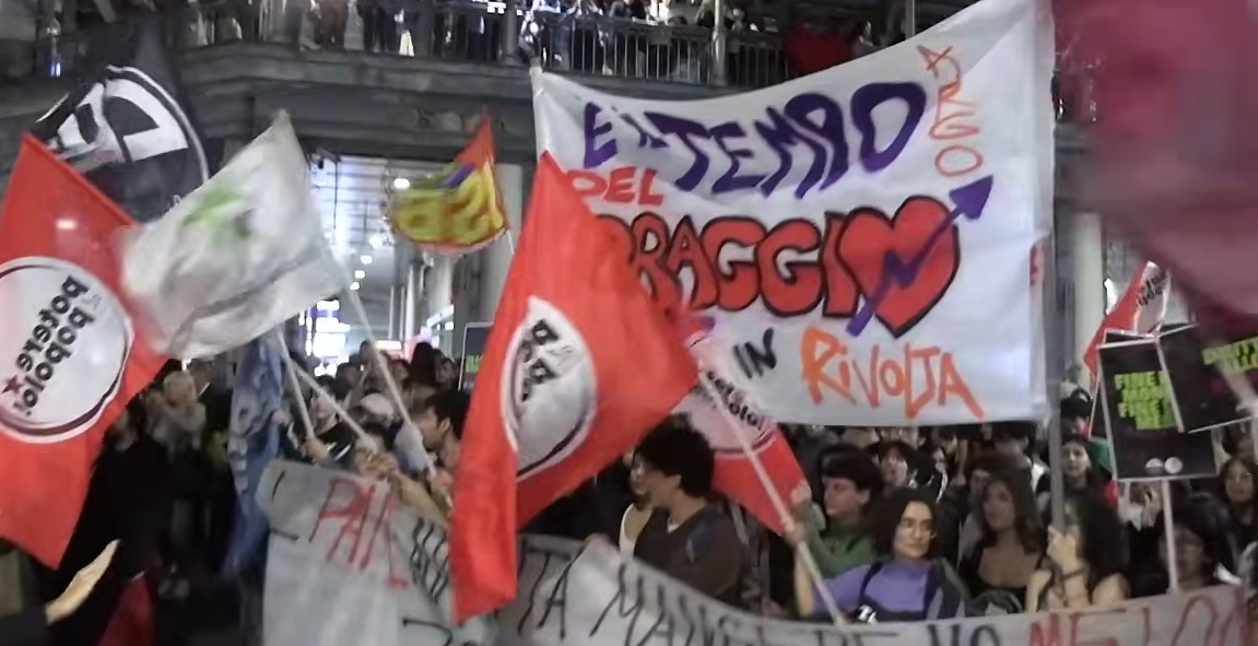 corteo carovita a Napoli